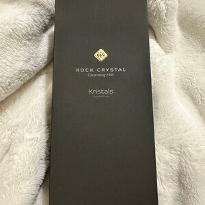 Rock Crystal Cleansing Milk - Black